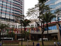 同じツアーの方が泊まっているランク高めの「メリアハノイホテル」