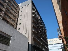 「ＨＯＴＥＬ　ＴＨＥ　ＫＮＯＴ　ＹＯＫＯＨＡＭＡ」に到着♪。

以前は「横浜国際ホテル」でした。
