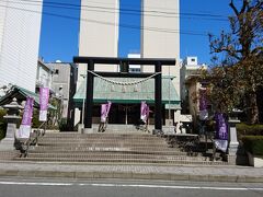 沼津駅まで戻ります。
駅の近くの城岡神社です。
駅からは5分もかかりません。
