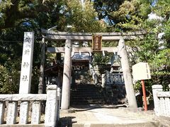 次は湯前神社です。
来宮神社から歩いて10分ほどでしょうか。
結構な坂を下ります。