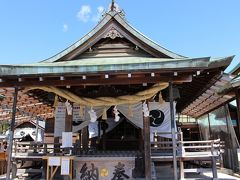 針綱神社が、見えてきました。
こちらは白山大明神と称えられ、濃尾の総鎮守で・・
織田信長公の御神宝にあやかり、安産祈祷も行っているそうです。