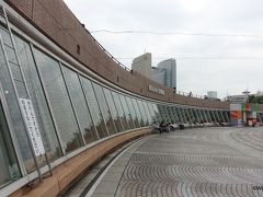 帆船日本丸に隣接する横浜みなと博物館

展示用に制作した模型やパネル中心の展示にもかかわらず撮影禁止と言う博物館のため外観のこれ一枚。