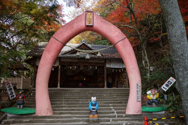 桃太郎のテーマパークとまでは言いませんが、像があちこちあって、しつこくアピール。