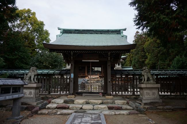 ところで、堀尾吉晴は、岩倉織田家に仕え、山内一豊とは同僚の関係。しかし、同じ一族の織田信長に圧迫され、岩倉織田家は滅亡。いったん、浪人の身となりますが、その後、尾張を統一した織田信長に仕え、秀吉の配下に加えられます。