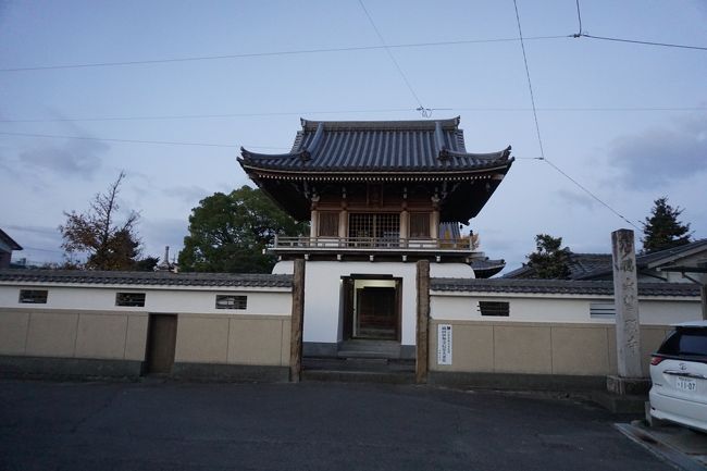 誓願寺は、岩倉駅の南側にあって、お寺が多いエリアです。<br />浄土宗の寺ですが、