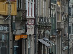 Rua de Alexandre Braga

市場（のはずだった場所）横の坂道を
上っていきます。