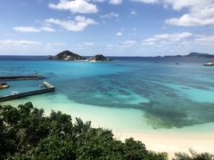 白いビーチと海と空と雲と。