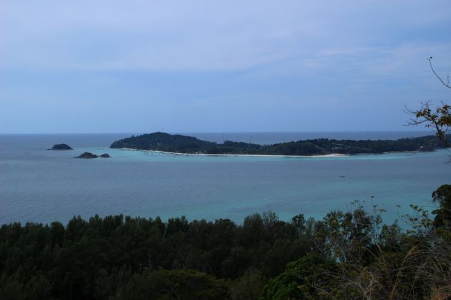 ☆Chado Cliff No,1 View Point , Koh Adang @ Mu Koh Lipe Thai<br /><br />第１ビューポイントはリペ島が見えるだけで<br />眺めが素晴らしいとは言い難いかな。