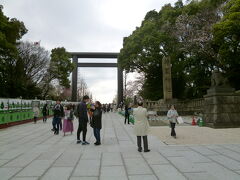 靖国神社：第一鳥居