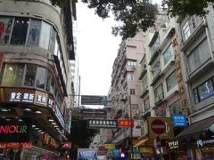 買い物したくて移動する。
夜に来るとネオンで綺麗そうだけど、その時間には空港にいないといけない。
あぁ、弾丸の宿命。
ハーバーシティでレスポートサックを購入。