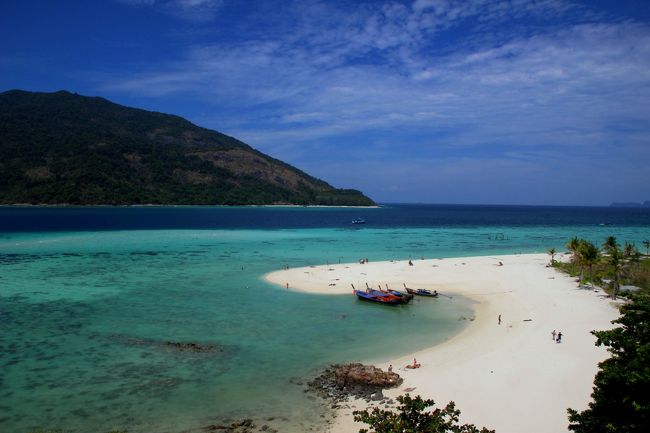 ☆Sandbar View from Mountain Resort Restaurant @ Koh Lipe Thai<br /><br />リペ島に戻り直接部屋には戻らず<br />レストランで定番の砂州を撮りました。