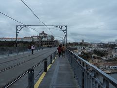 小休憩ののち再び街へ繰り出します。
今からドン・ルイス1世橋の上の橋を渡ります♪