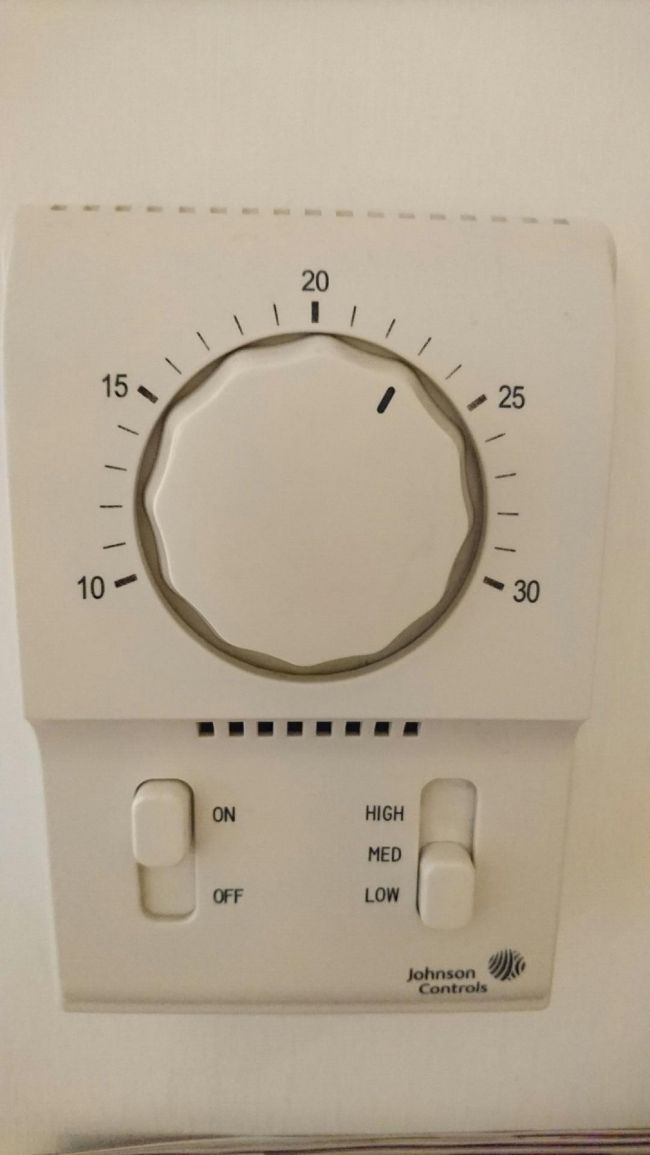 エアコンはこんな感じ。