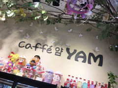 ポップで可愛らしい店ですが、店の雰囲気とは対照的に店員さんは少し無愛想でした。