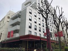 1階が中華レストラン金剛飯店のダイヤモンドホテルの脇を通ると、半蔵門駅直ぐでした…
紀尾井町には1駅の永田町駅で降ります