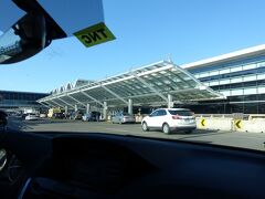 渋滞もなく20分くらいで到着です。
DELTAはターミナル1です。