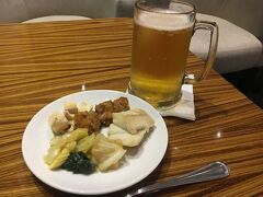 出国手続きを済ませ、ラウンジでゆっくりしました。
