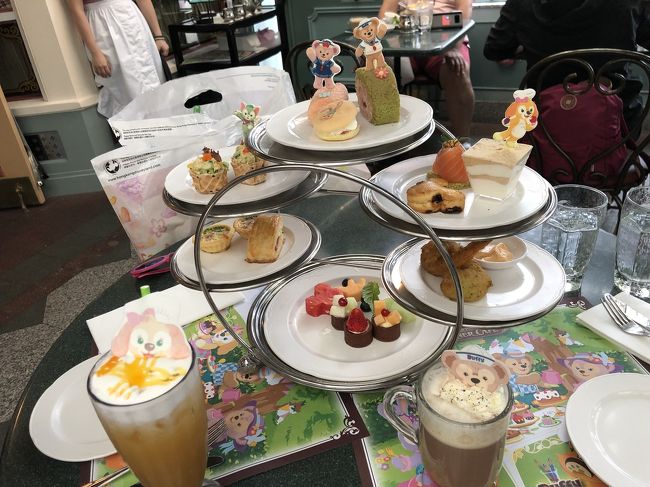 素敵でしょ！<br />どのお皿から食べようか迷います<br />甘いものもしょっぱいものもあって<br />飽きません<br /><br />https://youtu.be/Zh_sNDegjsY