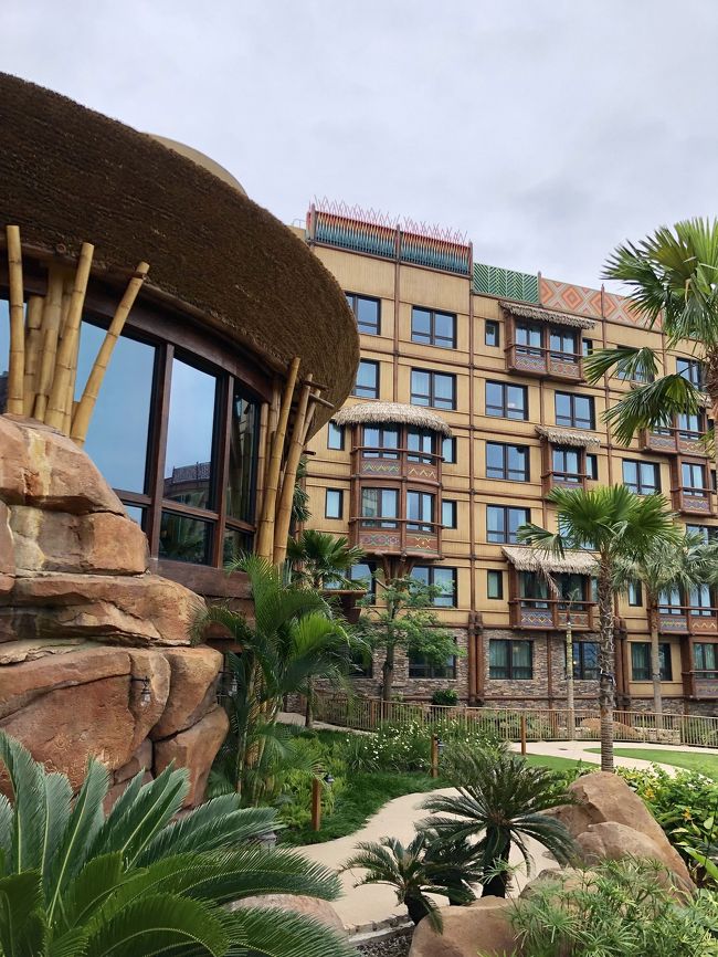 今日はやりたい事の1つで<br />エクスプローラーロッジの<br />ドラゴンウィンドでランチ<br />日本からグルヤクで予約してきました<br />手数料かかりますが<br />英語で電話はちょっと難しいですので<br />助かります<br />ちなみにランチは土日限定です<br />しかも12:30OPEN