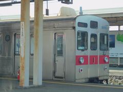 2019.03.24　湯田中ゆき特急スノーモンキー車内
主要駅で鈍行を待たせているダイヤである。