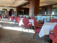 朝はレストランでバフェとかラウンジでバフェより２２階のフレンチビクターズでゆっくり静かな朝食を取ろうと言う事に。