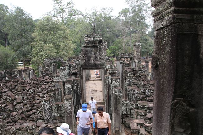未修復のまま石もまだまだあります。