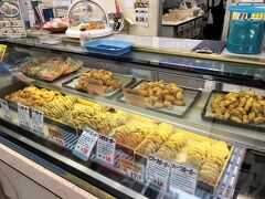 【マーミヤかまぼこ】
https://www.marmiya.com/

2019年3月30日(土)，今日は，離島ターミナル08:00発の便で波照間島に日帰りします。
グランヴィラククル石垣島から徒歩2分，朝6時から開いてるマーミヤかまぼこ店に立ち寄りました。