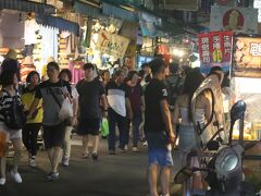 夜は羅東夜市に行きます。この夜市はお勧めです。