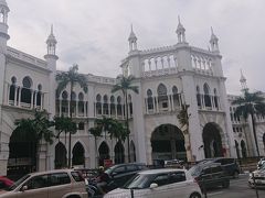 ▼クアラルンプール駅(Kuala Lumpur Railway Station)
現地名：Stesen Kuala Lumpur
イギリス人建築家・A.B.ハバック設計。
インド・サラセン様式。ムーア様式。ムガール様式。
