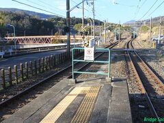 落合川駅
この駅の坂下方で上下線が分かれます。