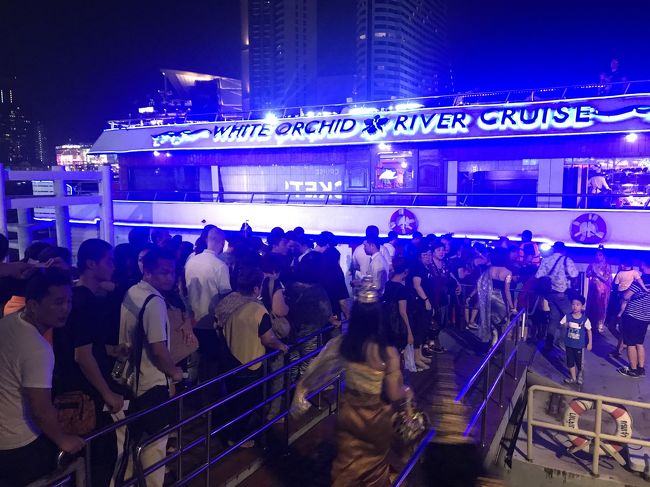 船着場はとにかくすごい人！！！！！