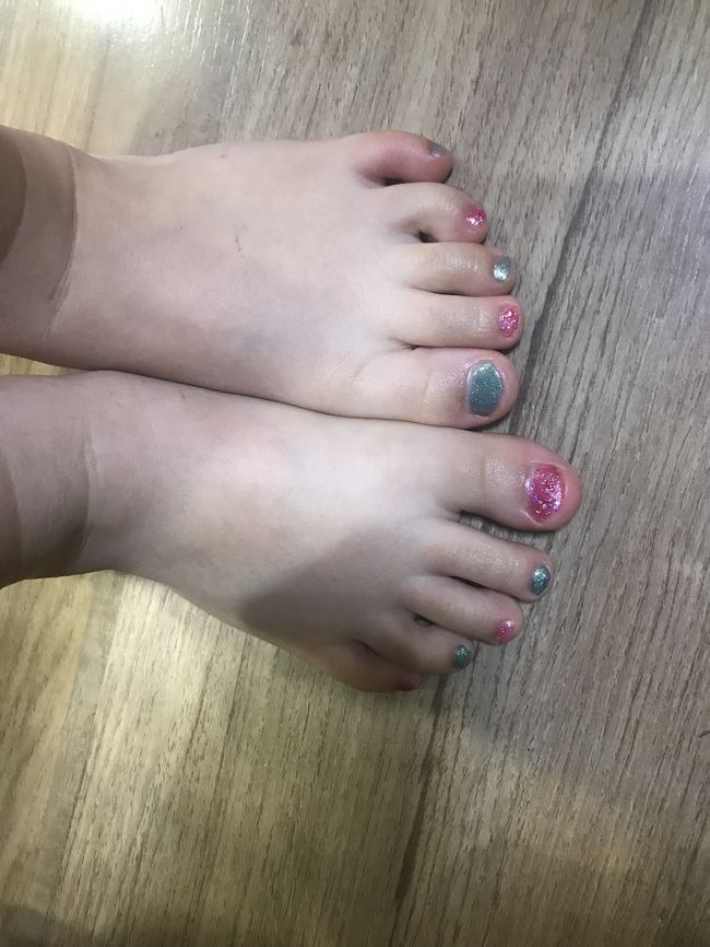 MBKセンター内にあるマッサージ店、こどももオッケーとのことだったので、とりあえずフットマッサージ1時間、ペディキュア、マニキュア、スクラブ付きとフルコース。娘もペディキュアを塗ってもらいました。<br />全部で1500THB 5000円くらい？ 日本と比べたら、安いですね。パッケージがありまして、それを勧められます。