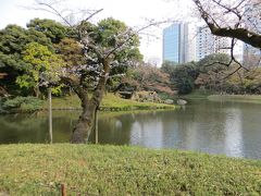 大泉水に浮かぶ　
蓬莱島