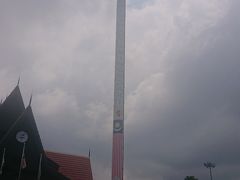 マラッカにもタワーが！
展望台が360°回転するそうです。
あたしはタワー系はほぼ上らないので今回も写真だけぱしゃり。

▼マラッカ・タワー(Melaka Tower)
現地名：Menara Taming Sari
