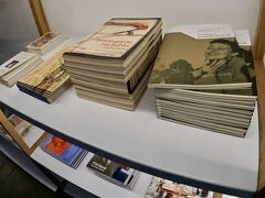 【Casa de vidro(ガラスの家)】

MASP（サンパウロ美術館）のイタリア人女流設計建築家：リナ・ボー・バルディの自宅です。

PS) リナ・ボー・バルディ＝1992年に77歳で死去。