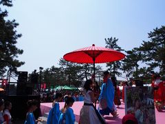 出発時点で見た大鳥居前のステージで

”京都さくらよさこい”
というイベントが始まっていました。

http://www.sakuyosa.com/
