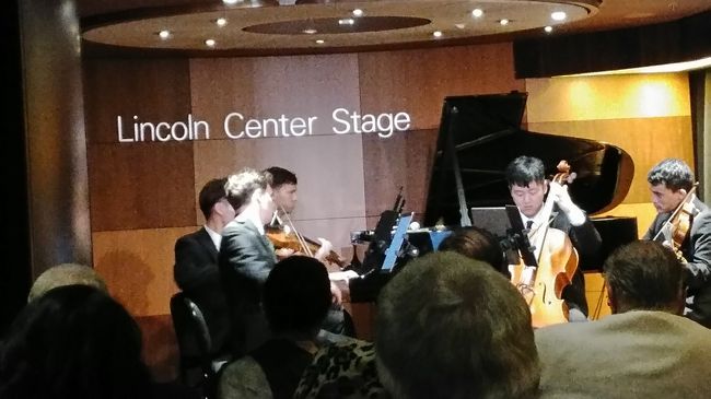 ほぼ毎日3回ピアノ・弦楽四重奏<br />とても人気！<br />前回乗ったmaas damはピアノが無かったので、随分と変わります<br />