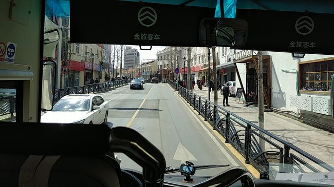 シャトルバスで街中に<br />降ろされる所は街の商店街の様な所<br />そう言えば、上海・青島ターミナル共に両替所は有るけれど、人がおらず両替が出来ていないのと、障がい者用公共トイレが無さそうなので、そのまま船に帰る<br />（実際出て行かれた方の話では、トイレ探しがとても困ったそうです）