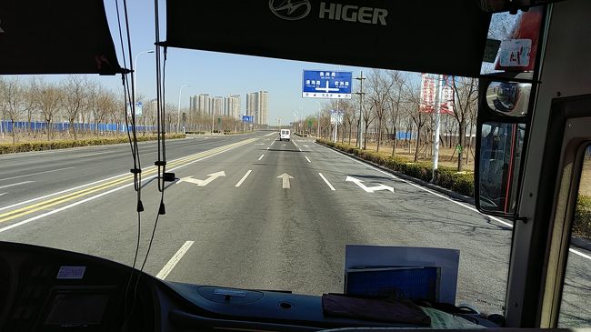 途中で見えるマンション群<br />本当に住んでいるのだろうか？