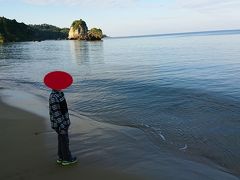 朝食の前にトゥドゥマリの浜（月ヶ浜）を散歩しました。とても気持ちのいい朝でした。