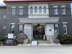 栗山町の老舗の酒蔵
小林酒造　北の錦記念館に到着です。
