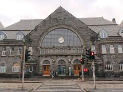 ベルゲン駅です。

ベルゲン急行が8:39ベルゲン駅発。
ホテルから駅まで、歩いて15分ぐらいで到着。


