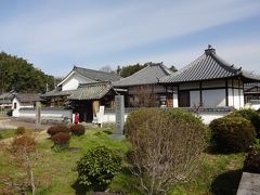 　広場の中央に、光福寺や弘福寺の表札が掲げられている寺があった。
　復元模型の川原寺（弘福寺）とはかけ離れている。
　元の川原寺とは縁があるのだろうが、観光で入る寺ではなさそうだ。