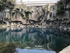 天帝淵瀑布
第１の滝は水量が少なくて池のみ