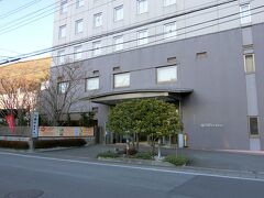 今日の宿は「湯村ホテルB&B」。1泊朝食付でシングル8,000円以下。一人で気楽に泊まれる温泉ビジネスホテルという感じ。向かい側がコンビニで便利。