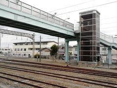 原ノ町で乗り換え
ここには震災以降、長い事６５１系、４１５系他が留置されていました。
そして、撤去解体となった悲しい場所です。(´；ω；｀)ﾌﾞﾜｯ
今でも６５１系や４１５系の霊が出そうです