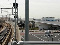 新しく出来た梅小路京都西駅のホームから見える京都鉄道博物館。
ようやく「駅から遠い鉄道博物館」の汚名が返上されましたｗ