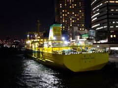 ブラジルカラーの八丈島航路 橘丸。

東海汽船に乗り慣れると、遠いと思ってた八丈島が近くに思えてくる。今だって「やっぱ八丈島にする～！」ってあっちに乗れば、明日の朝には八丈島だもんなぁ。

そう考えると青ヶ島も行ける気がする。
むふふ、夢がふくらむ。今年は島旅の年になりそうな予感。

