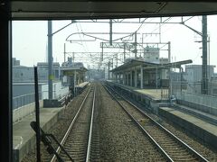 瀬戸市駅。
朝夕の通勤時間帯は、ＪＲ線からここまで電車が乗り入れてくる。