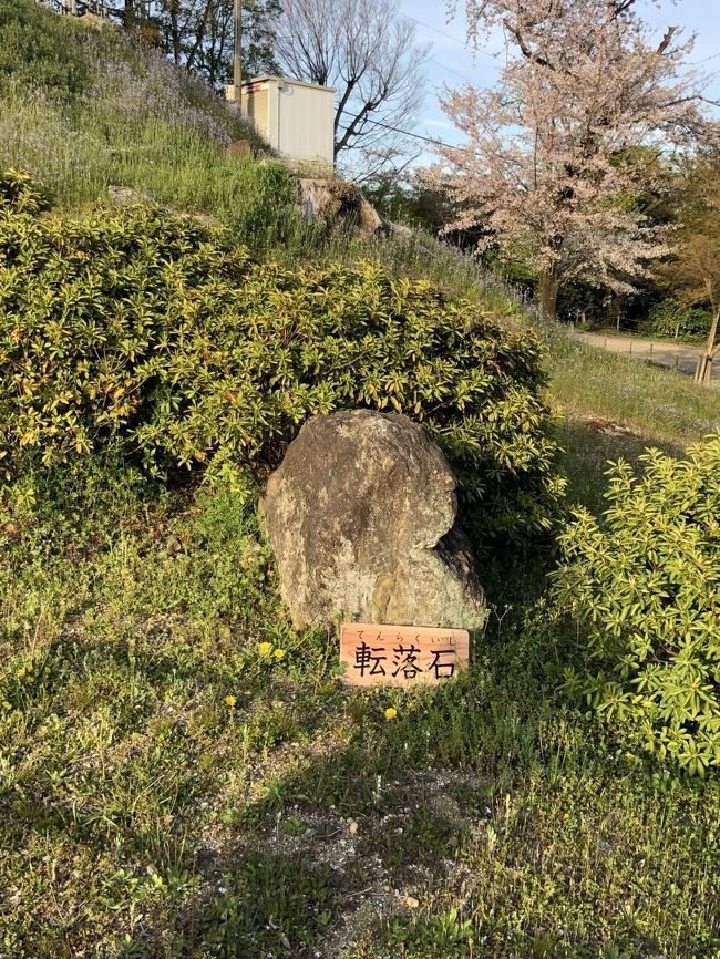 無造作に置かれているような転落石が多々あります。